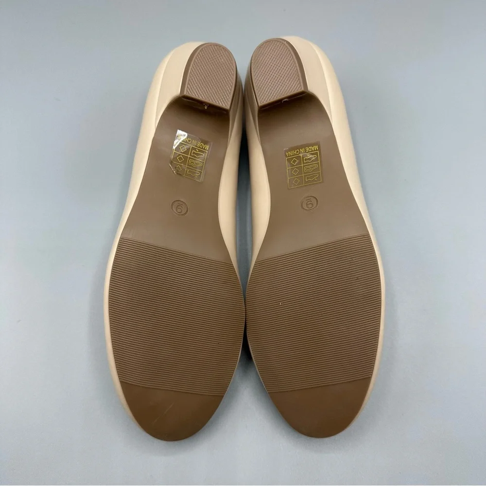 Journee Collection Round Toe Pump Women's Size 9 Nude Beige